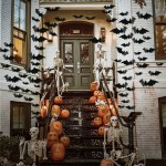 Workhive 32pcs Hanging Bats Halloween Decoration, Flying Scary Black Bats Halloween Party Decorations, Waterproof Fake Bats & Spiders with Glowing Eyes for Outdoor Tree Wall Lawn Porch Decorations